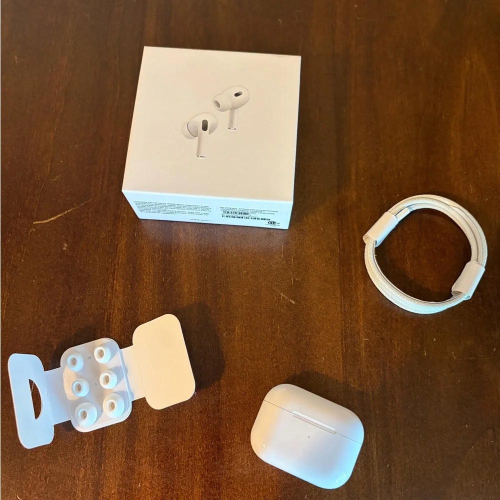 Apple AirPods Pro (White) Wireless Noise-Cancelling Earbuds